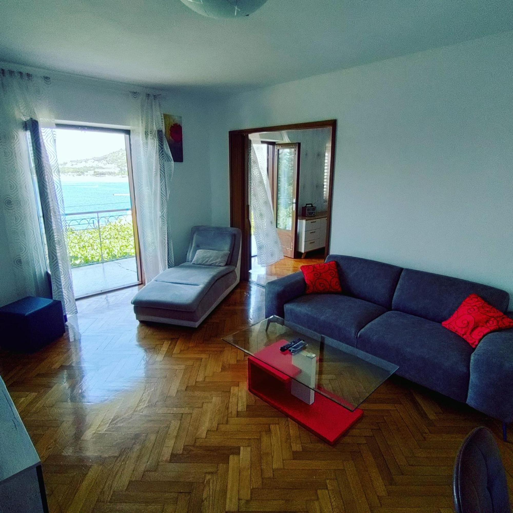 Apartment Mlija Omis Exterior photo